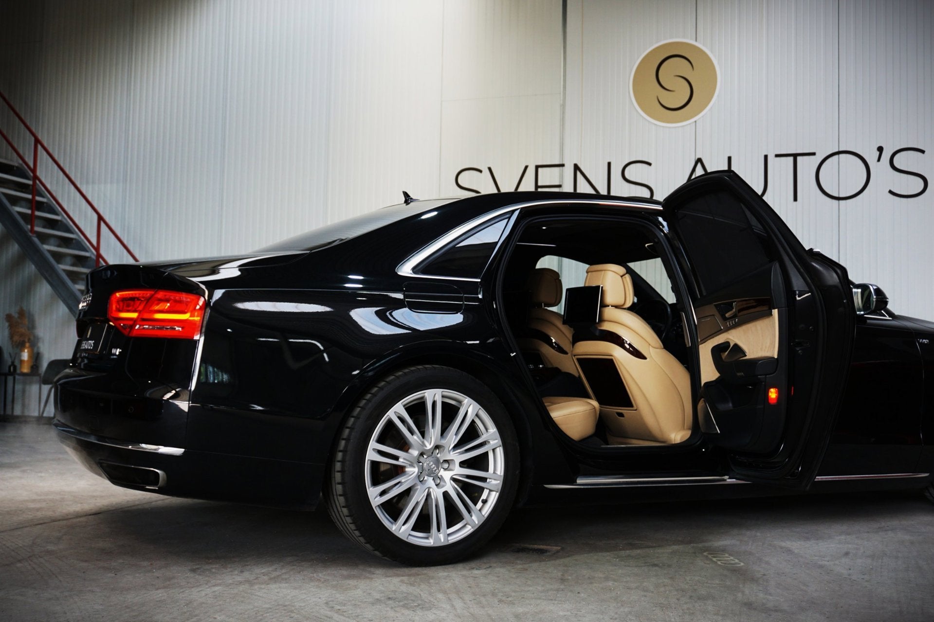 Audi A8 6.3 W12 Quattro Lang Uniek!|Televisie|Koelkast|Compl, Automaat, 6299 cc, Gebruikt, Beige