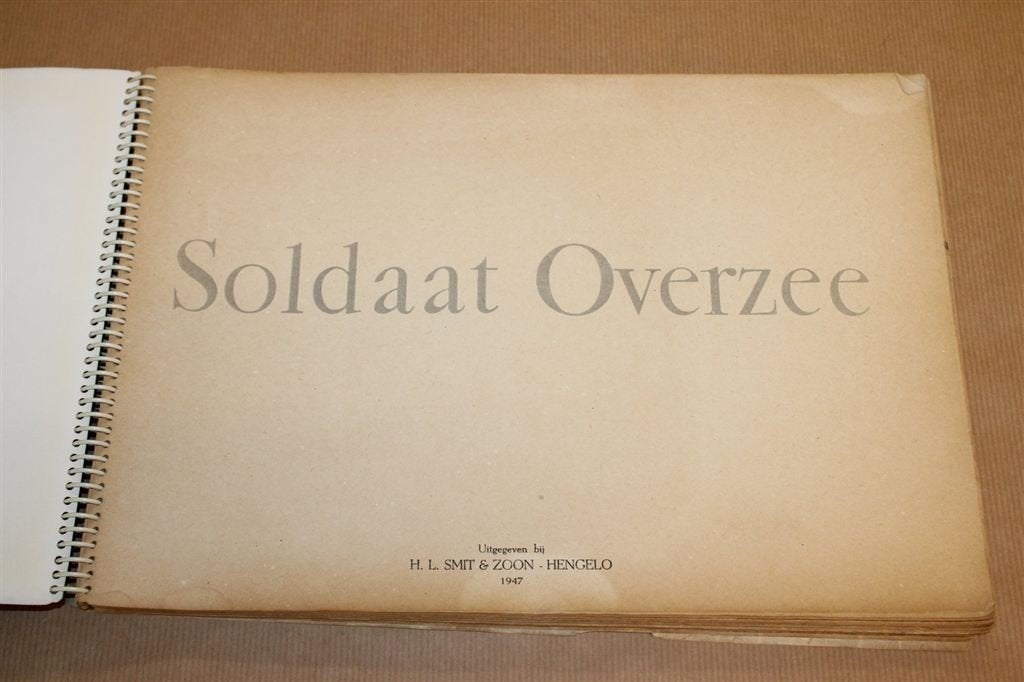 Soldaat Overzee — Nederlands-Indië Fotoboek 1948, Ophalen of Verzenden, Tweede Wereldoorlog, Gelezen, Overige onderwerpen