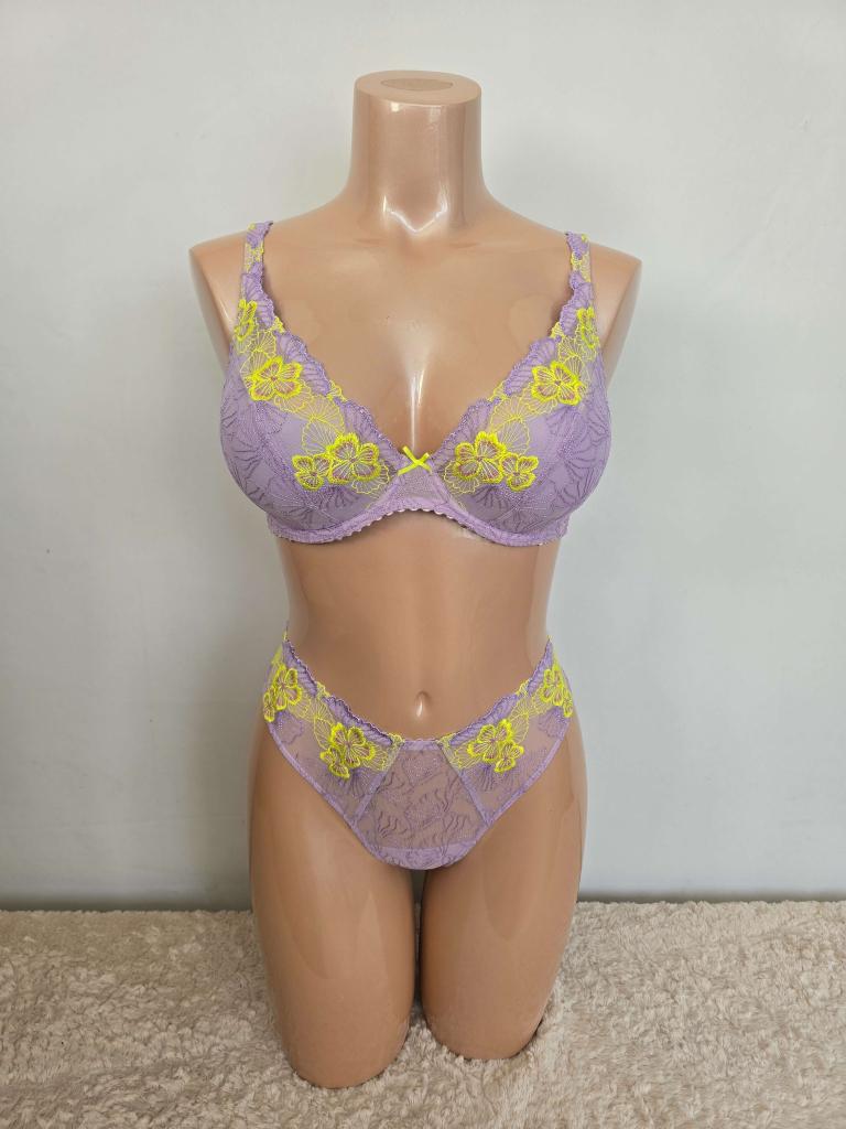 Nieuw prima donna ixia  Plunge bh 75d  Beugel bh  Str, Kleding | Dames, Ondergoed en Lingerie, ., Paars, Ophalen of Verzenden