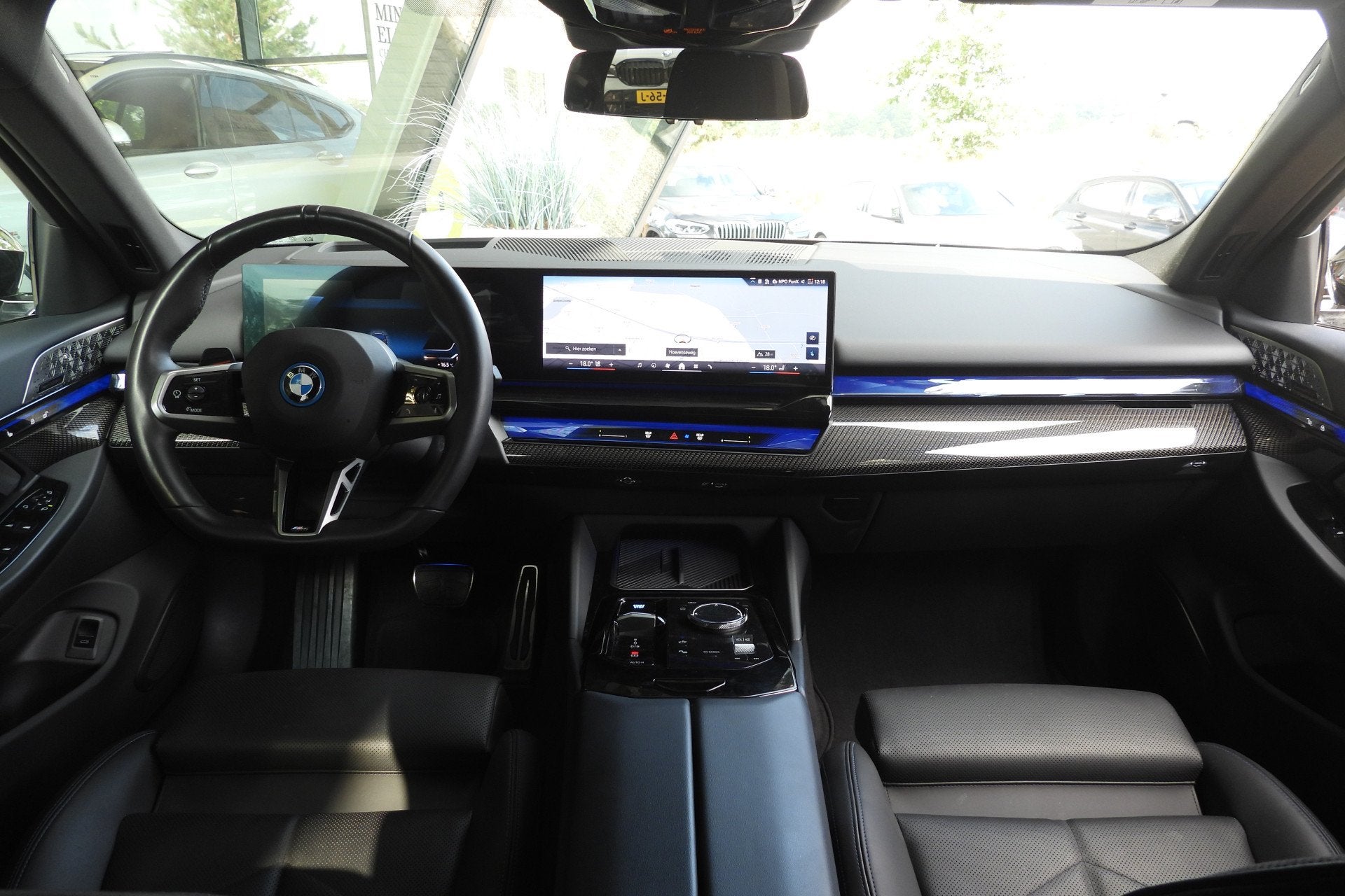 BMW i5 eDrive40 M Sport / Comfort Access / Stoelventilatie /, Auto's, Achterwielaandrijving, Gebruikt, Zwart, Met garantie (alle)