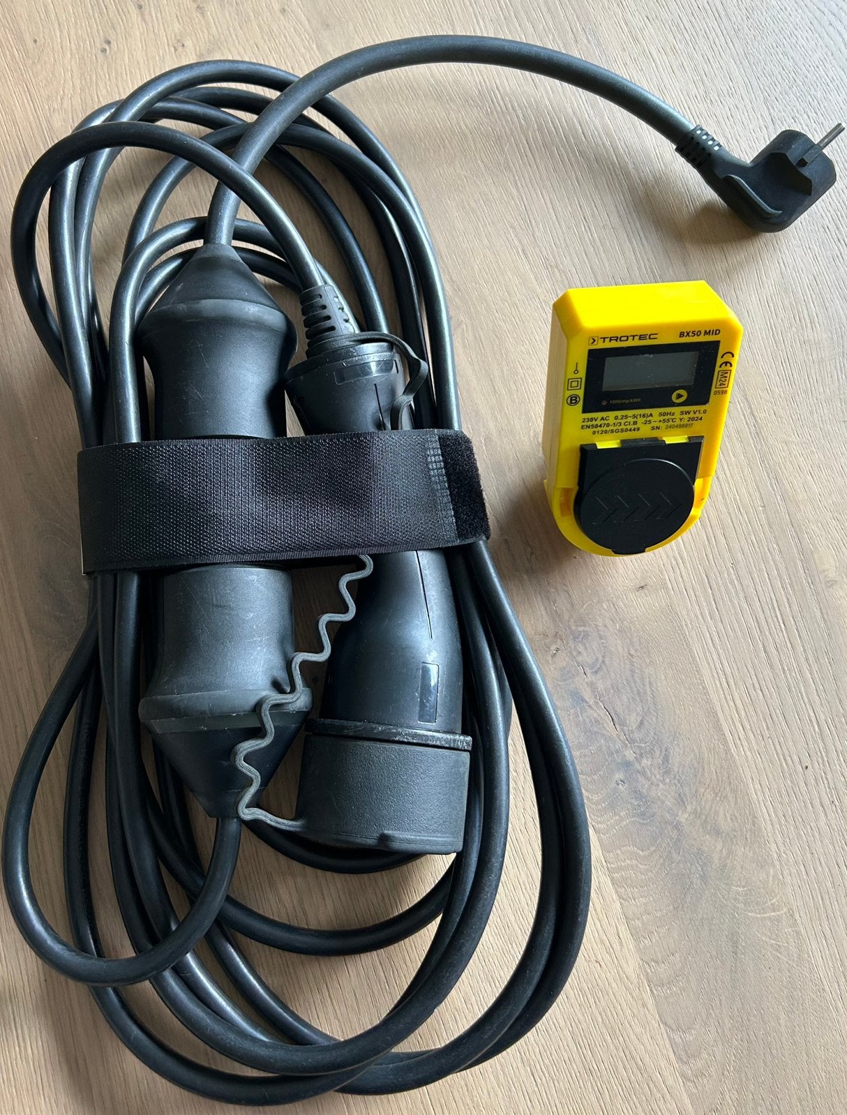 Originele Volvo oplaadkabel & gekeurde kW uurmeter, Ophalen, Zo goed als nieuw, Laadkabel