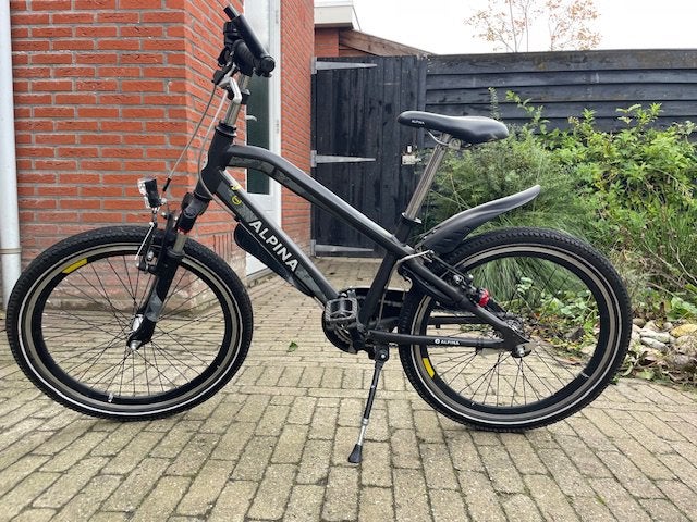 Alpina trial 22 inch, Ophalen, Zo goed als nieuw, Velgrem, 22 inch
