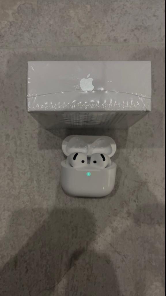 AirPods 4 met Active Noise Cancellation