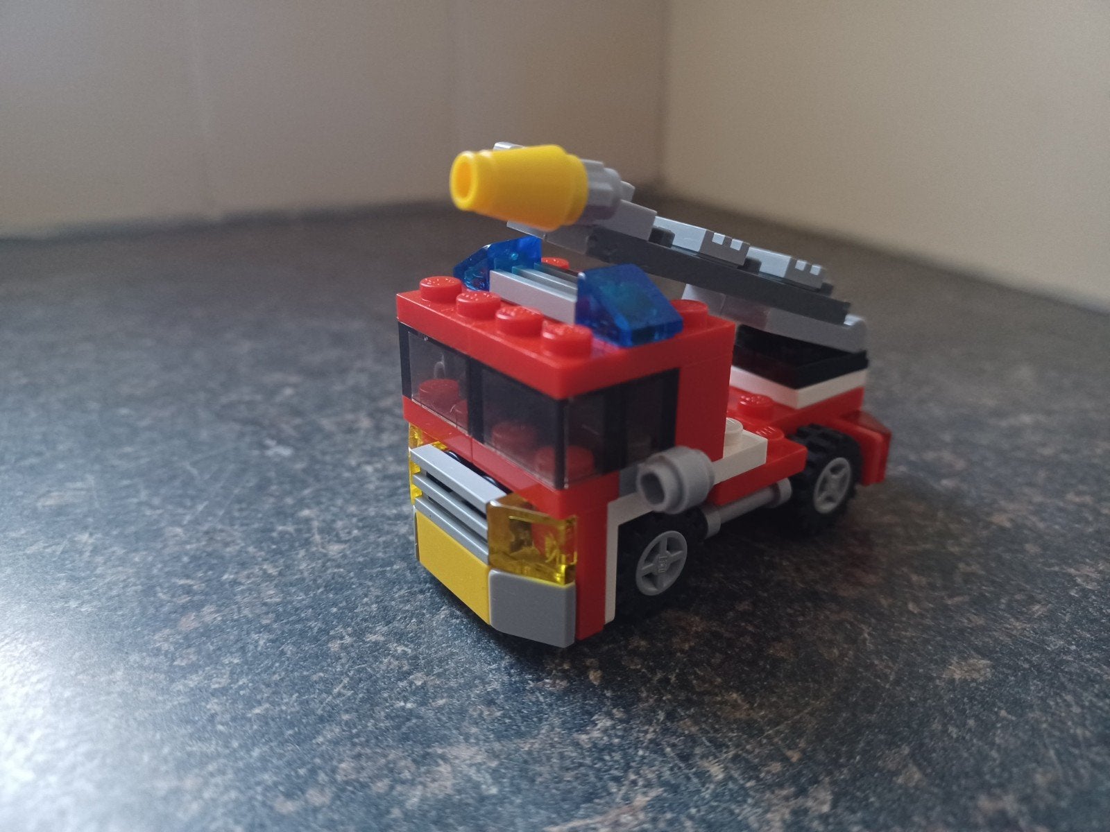 Lego creator 6911 mini fire truck 3-in-1, Lego, Inclusief instructies, Ophalen of Verzenden, Zo goed als nieuw