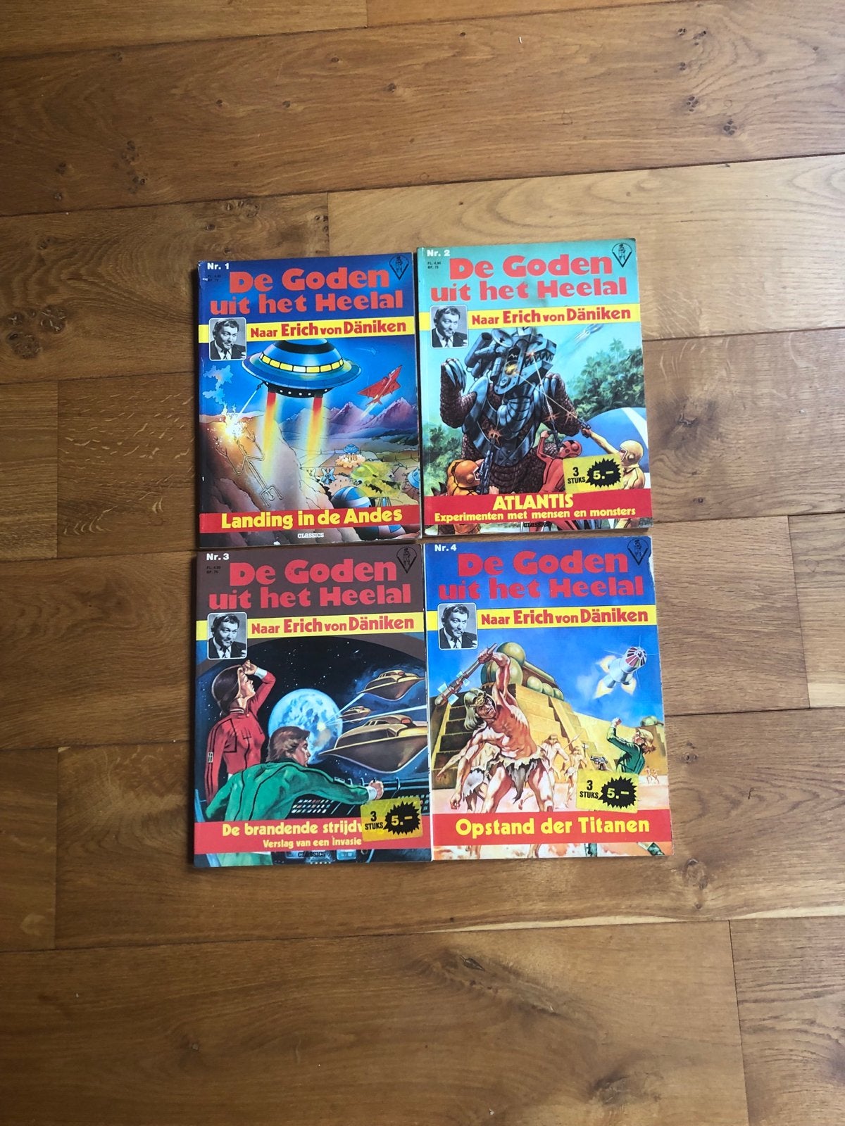 De Goden uit het Heelal - 4 stripboeken Erich von Däniken, Ophalen of Verzenden, Gelezen
