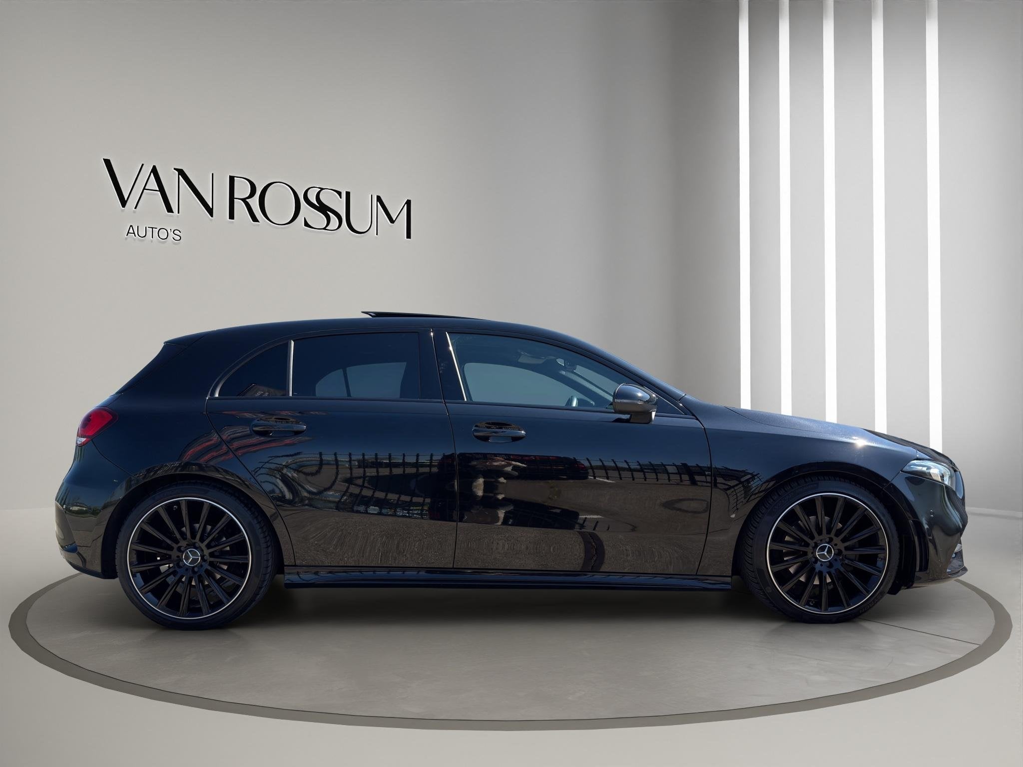 Mercedes-Benz A-klasse 180 Business Solution AMG Pano | Stoe, 136 pk, Gebruikt, 4 cilinders, Zwart