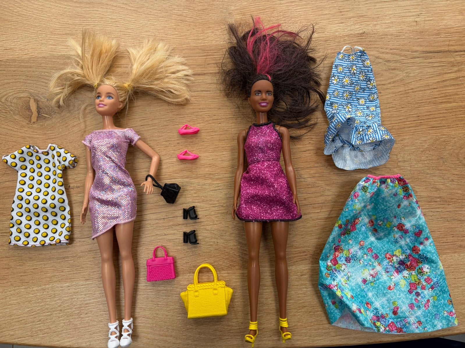 2 mooie barbies met accessoires., Ophalen of Verzenden, Zo goed als nieuw, Barbie