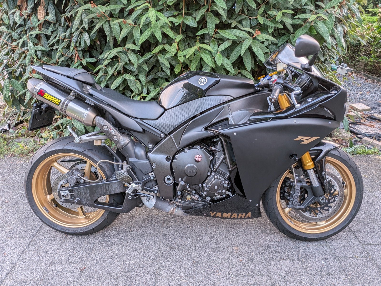 Yamaha R1 - 2009 - Big Bang/crossplane - Akrapovic, Occasion, 4 cilinders, Motorrijbewijs A, Super Sport