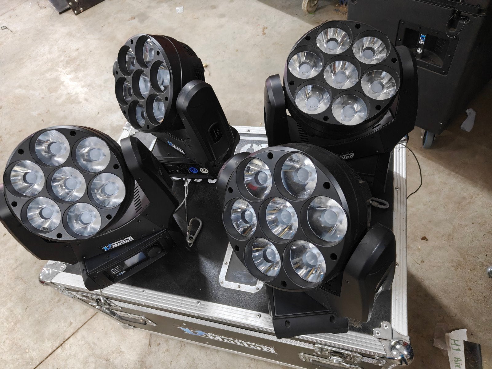 4x Showtec Phantom 70 Wash Moving Heads incl. Flightcase, Muziek en Instrumenten, Ophalen, Gebruikt, Licht, Geluidgestuurd