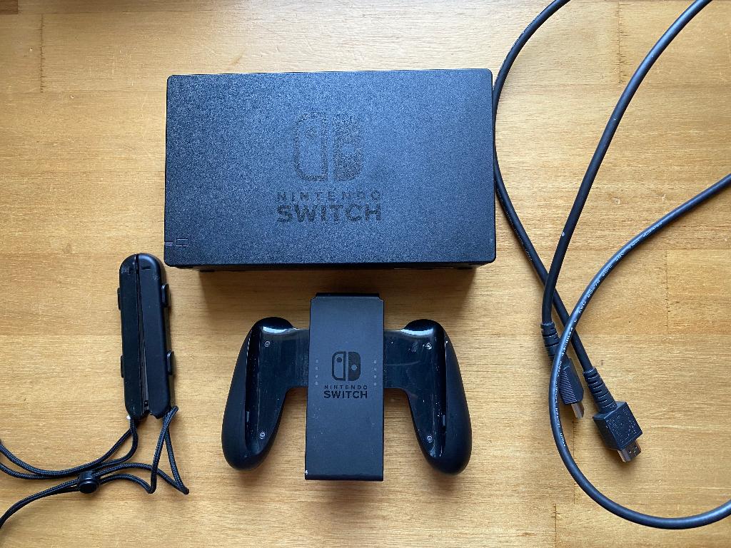 switch dock + switch controller accesoires, Spelcomputers en Games, Spelcomputers | Nintendo Switch, Zo goed als nieuw, Switch Original