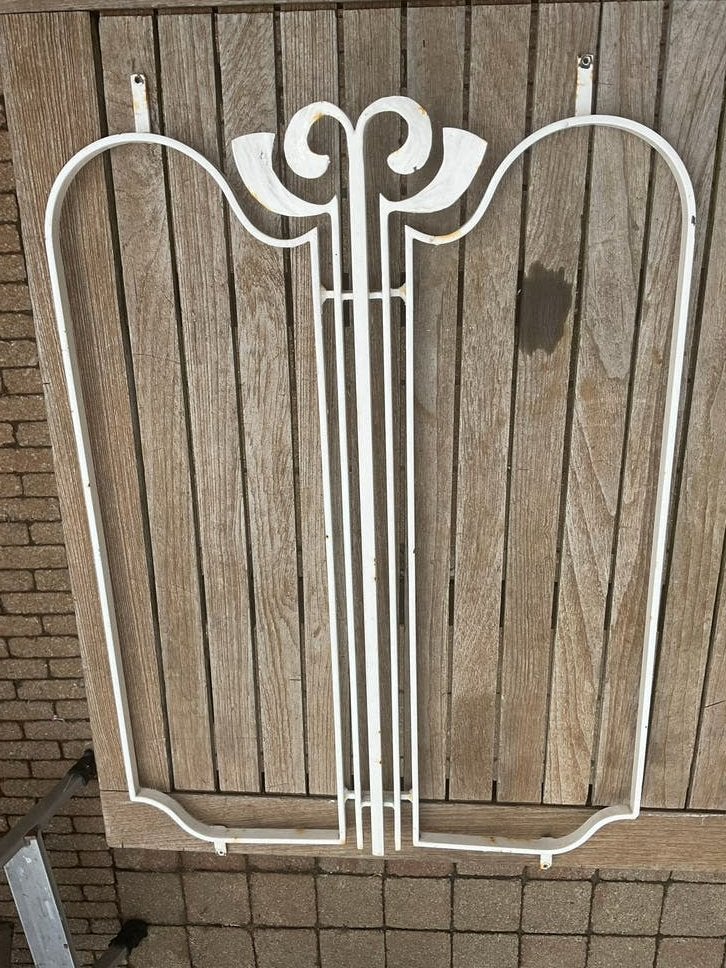 Decoratief smeedijzeren hekwerk / sierrek, Ophalen