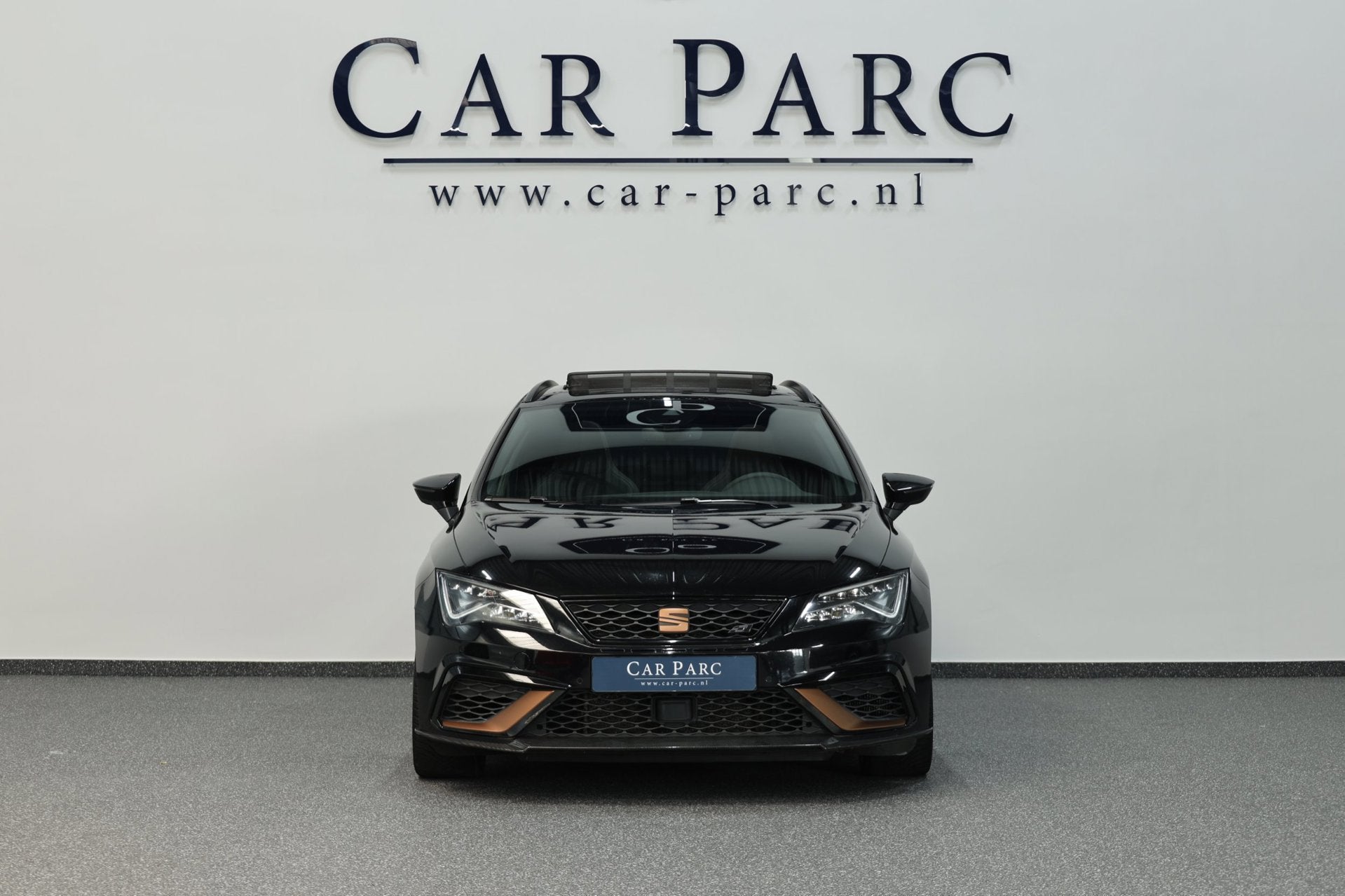 Seat Leon ST 2.0 TSI 4DRIVE CUPRA R 300+PK LED/CARBON/VIRTUA, Auto's, Automaat, Gebruikt, 750 kg, 4 cilinders