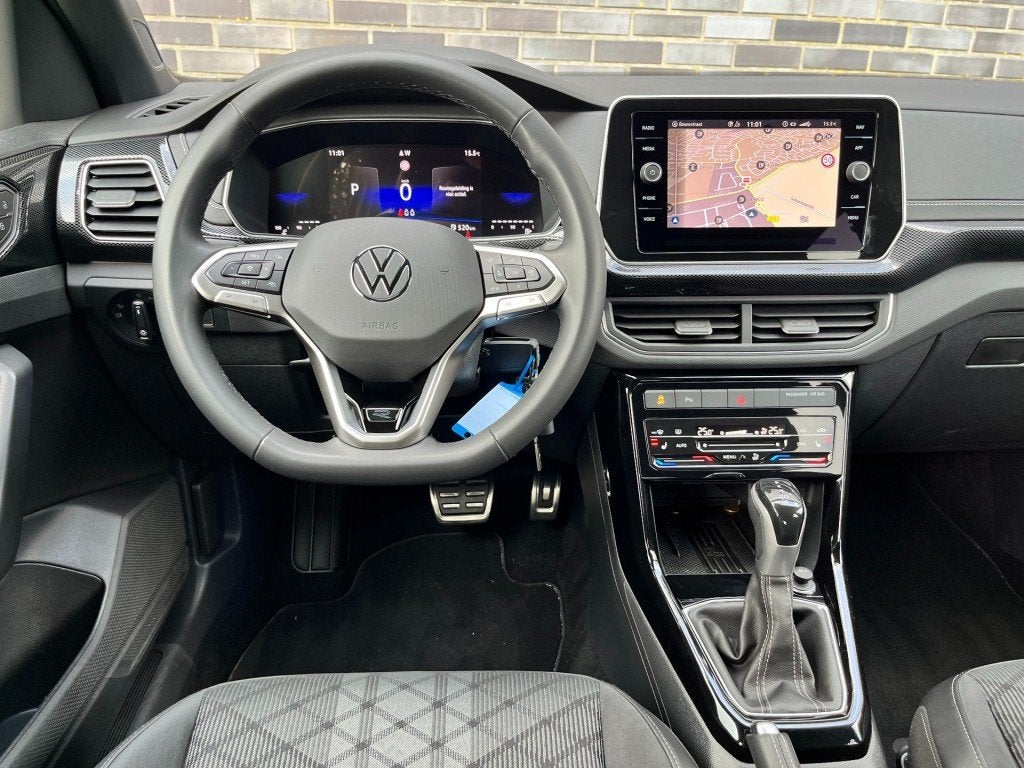 Volkswagen T-CROSS 1.5 TSI 150PK R-LINE AFN. TREKH. - CAMERA, Automaat, T-Cross, 4 cilinders, 150 pk