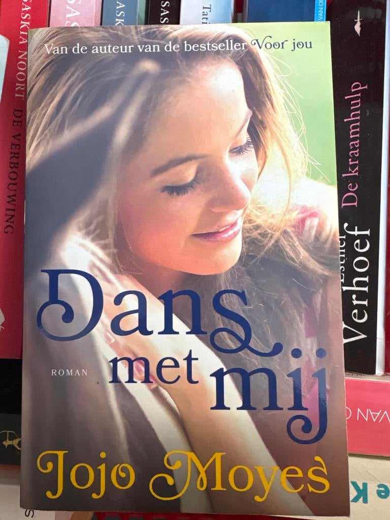 Dans met mij - Jojo Moyes, Ophalen of Verzenden, Gelezen, Nederland