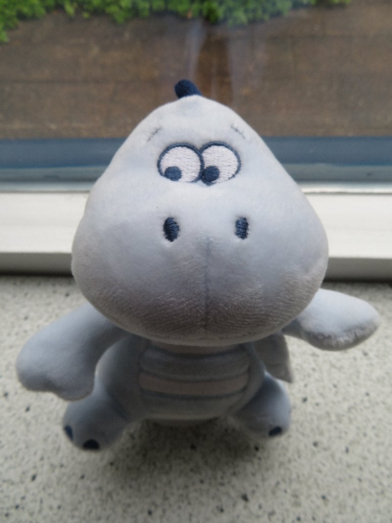 Draak of dino dinosaurus muziekknuffel OVS zacht velours, Ophalen of Verzenden, Zo goed als nieuw, Dinosaurus, Met label