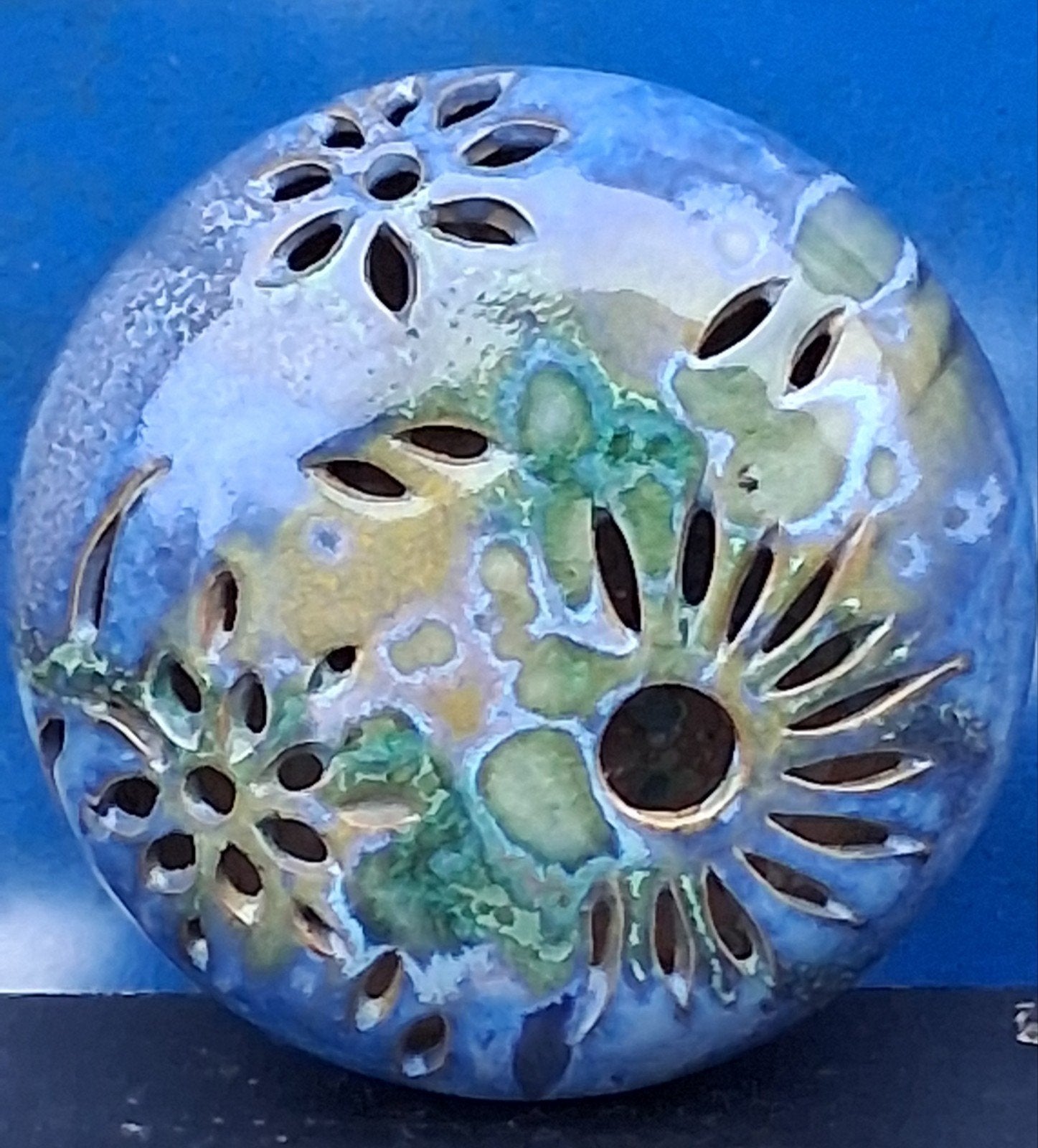 NAULT Pottery.  France object de conception. Floral. 16/9 cm, Ophalen