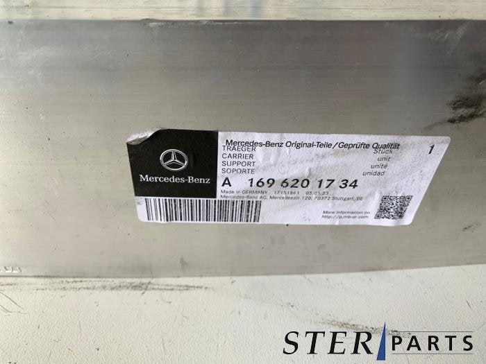 Bumperframe voor van een Mercedes B-Klasse, Gebruikt, -, Ophalen of Verzenden, -