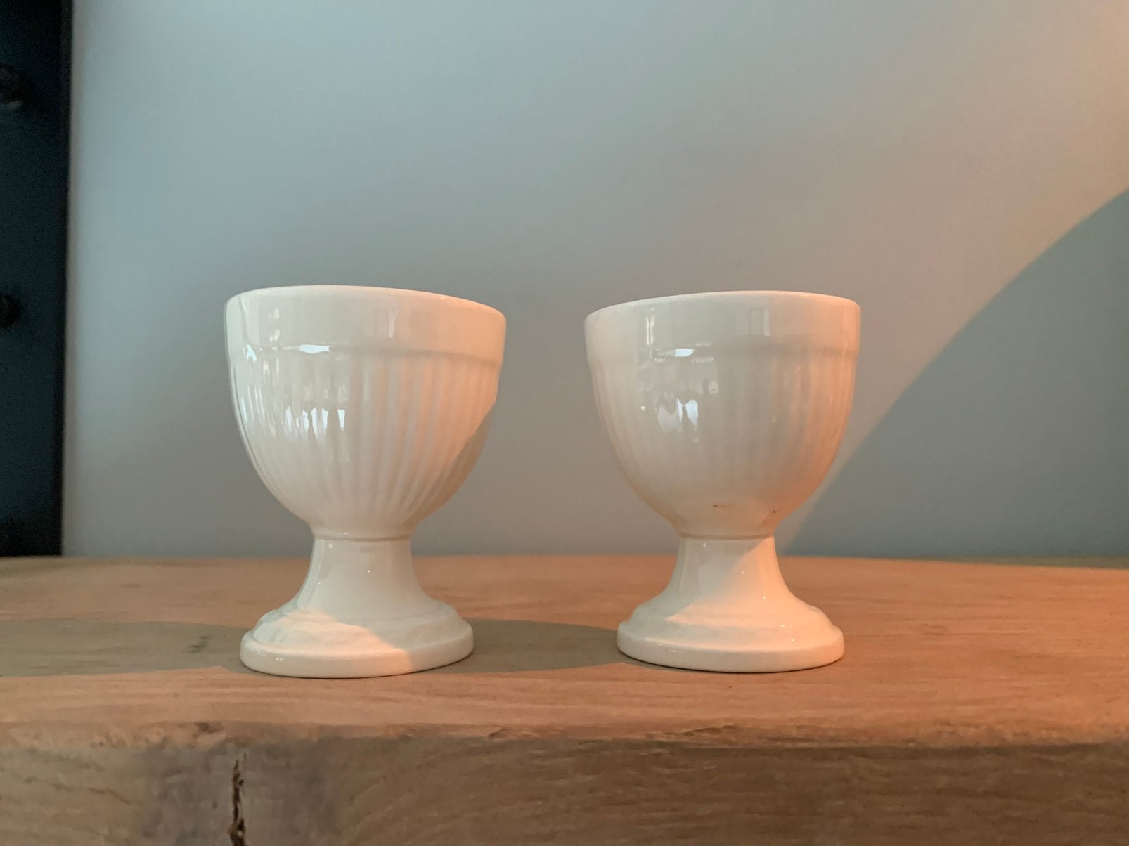 Wedgwood Edme Plain eierdopjes, 2 stuks, Klassiek, Overige typen, Ophalen of Verzenden, Zo goed als nieuw