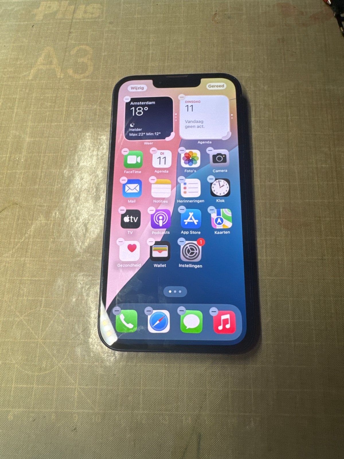 iPhone 13 - Lichte gebruikssporen, Geel, IPhone 13, Ophalen of Verzenden, 87 %