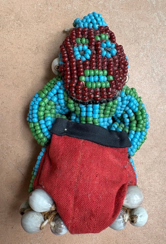 Vintage vruchtbaarheidspoppetje, Kameroen, Ritueel object, Afrika, Handgemaakt, Meerkleurig