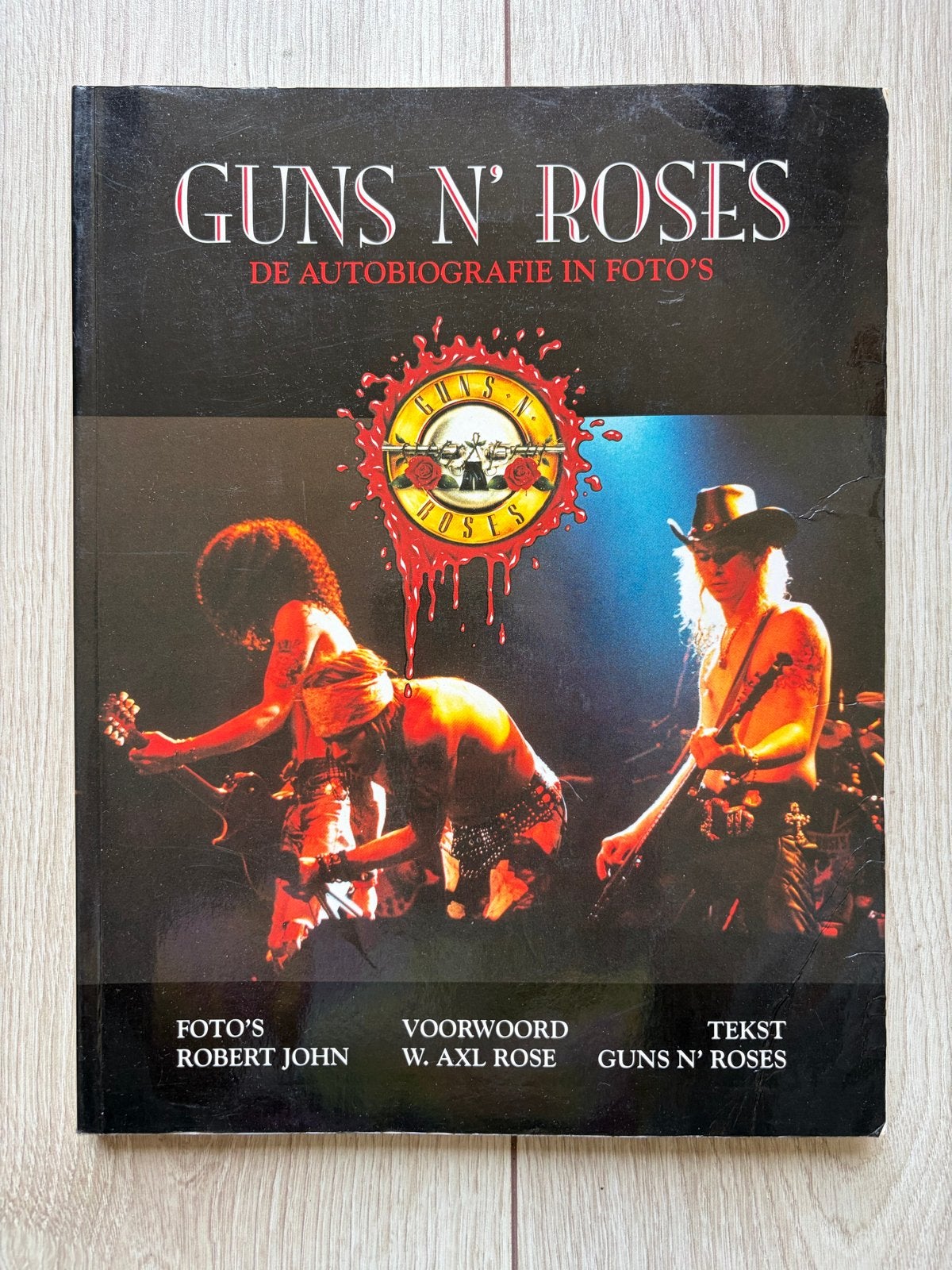 Guns N' Roses: De biografie in foto's door Robert John, Boeken, Muziek, Ophalen of Verzenden, Gelezen, Artiest