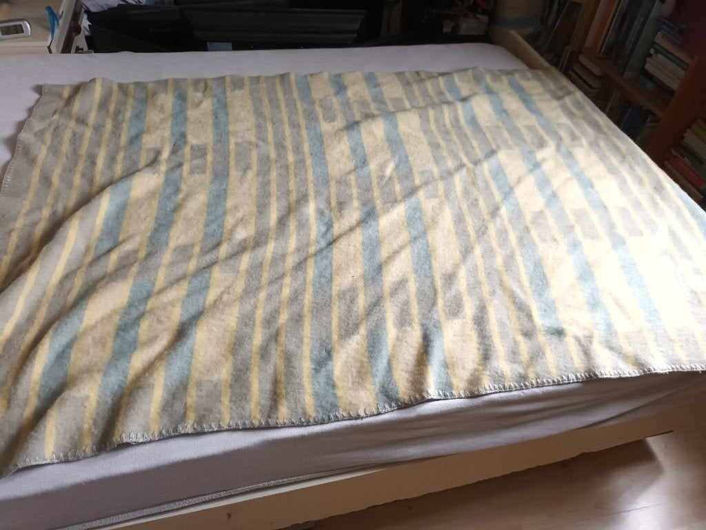 Aabe grijs blauw geblokte wollen deken kinderdeken.188-125cm, Eenpersoons, Ophalen of Verzenden, Overige merken, Wol