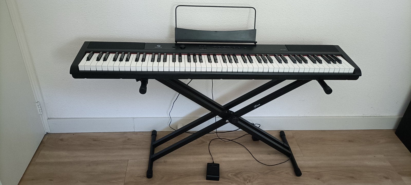 Fazley FSP 200 Digitaal Piano - Zo goed als nieuw, Muziek en Instrumenten, Piano's, Ophalen, Zo goed als nieuw, Zwart, Digitaal