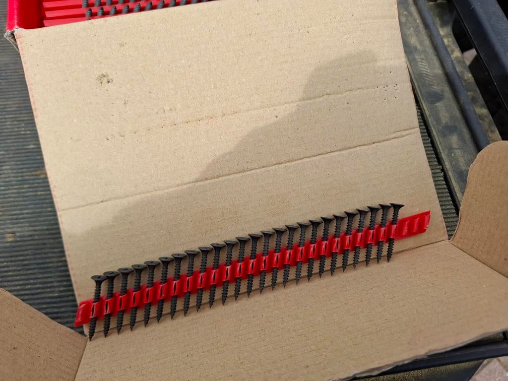 Doos met 1000 zwarte schroeven 3.5x35mm, Ophalen of Verzenden