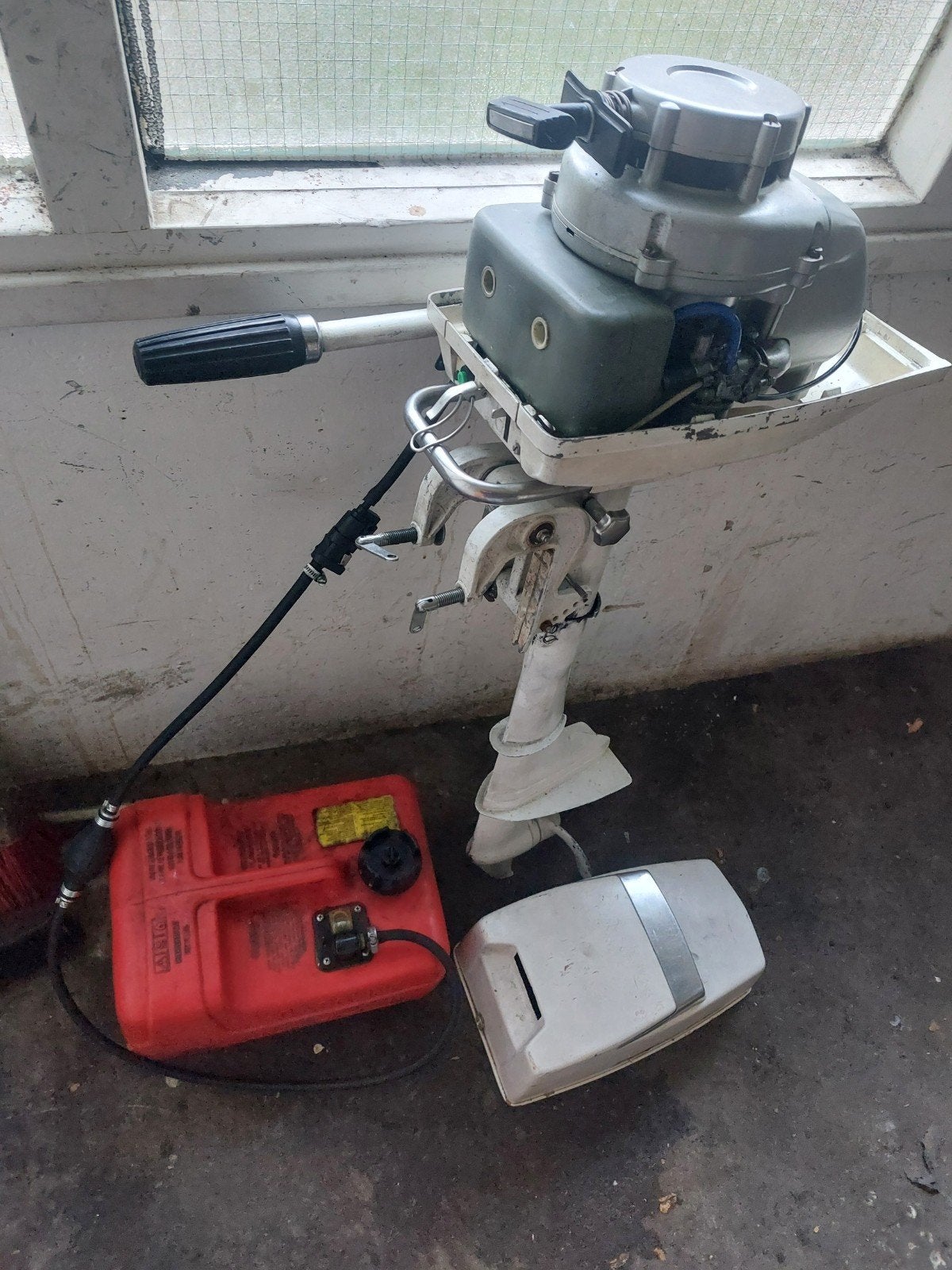 oud maar prima met tank, Watersport en Boten, Ophalen, Gebruikt, Motor en Techniek, Zeilboot of Motorboot