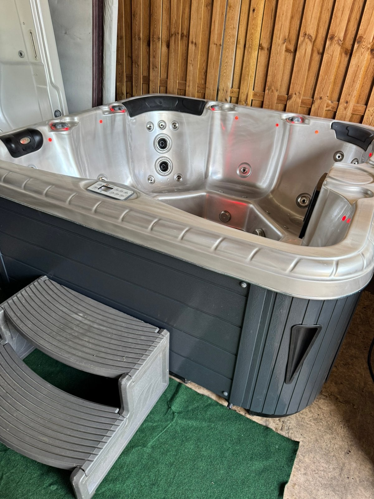 Mooie Passion refresh spa 2x2m leveren is mogelijk, Ophalen, Gebruikt