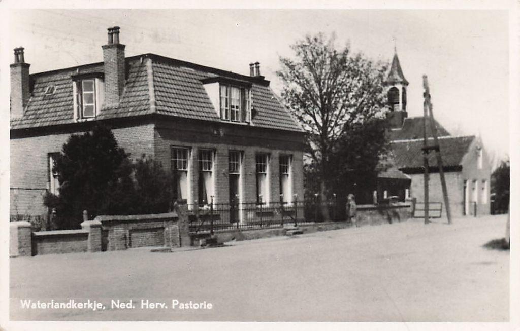 AM208 Waterlandkerkje gem. Sluis Pastorie jaren 40/50, Verzenden, 1940 tot 1960, Gelopen, Zeeland