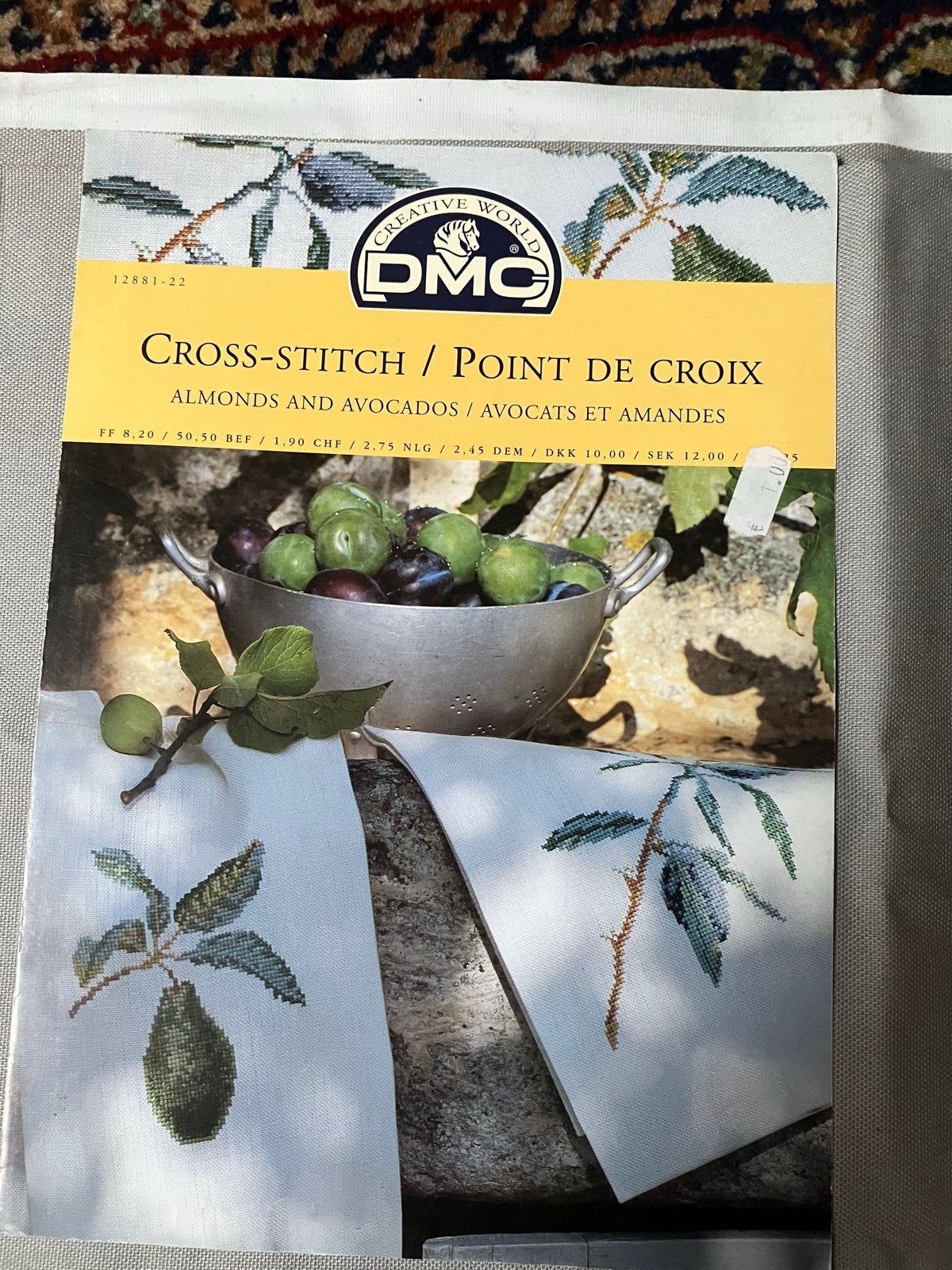 DMC Kruissteekpatroon Amandelen en Avocado's, Ophalen of Verzenden, Zo goed als nieuw, Handborduren, Patroon