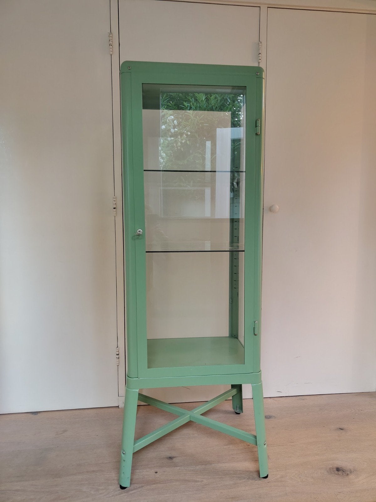 Ikea Fabrikör vitrinekast groen, Huis en Inrichting, Kasten | Vitrinekasten, Ophalen, Vintage, Industrieel, 50 tot 100 cm, Glas