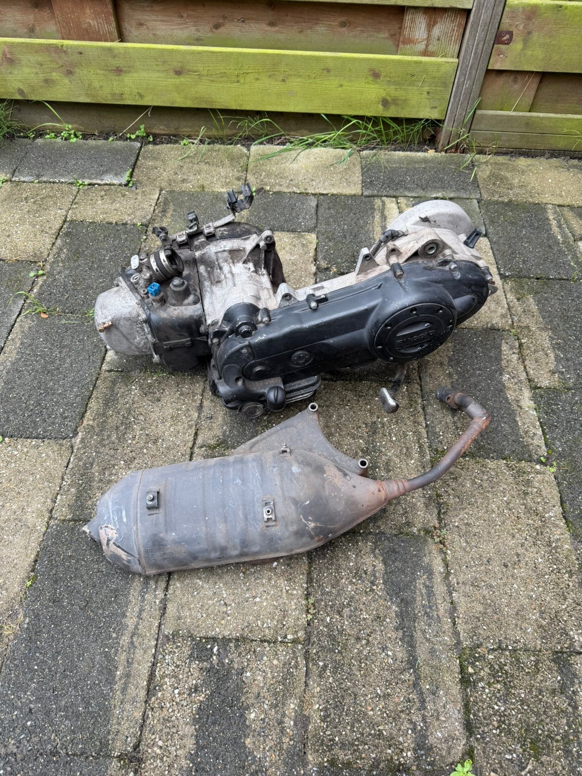 Vespa 50cc 4takt 3v iget motorblok met uitlaat, Ophalen, Gebruikt, Uitlaat, Vespa
