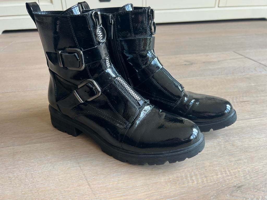 Zwarte Tamaris lakleren laarzen maat 40, Zwart, Lage of Enkellaarzen, Ophalen of Verzenden, Zo goed als nieuw
