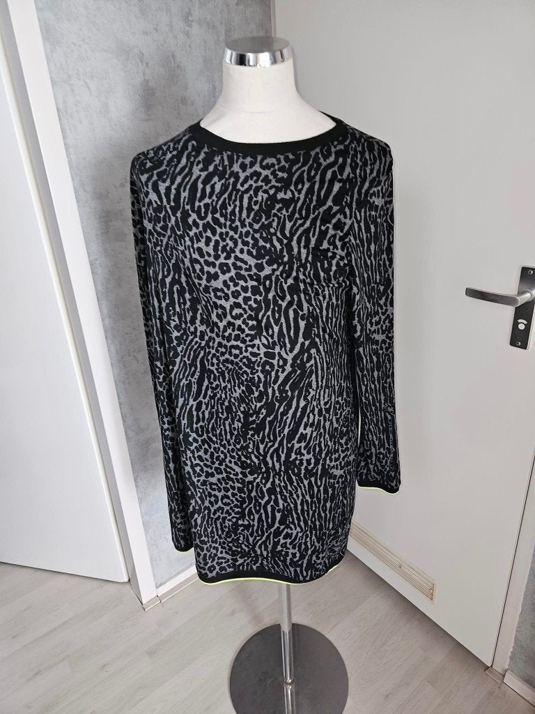 Esprit trui met dierenprint - Maat M, Kleding | Dames, Jurken, Zwart, Maat 46/48 (XL) of groter, Ophalen of Verzenden, Zo goed als nieuw