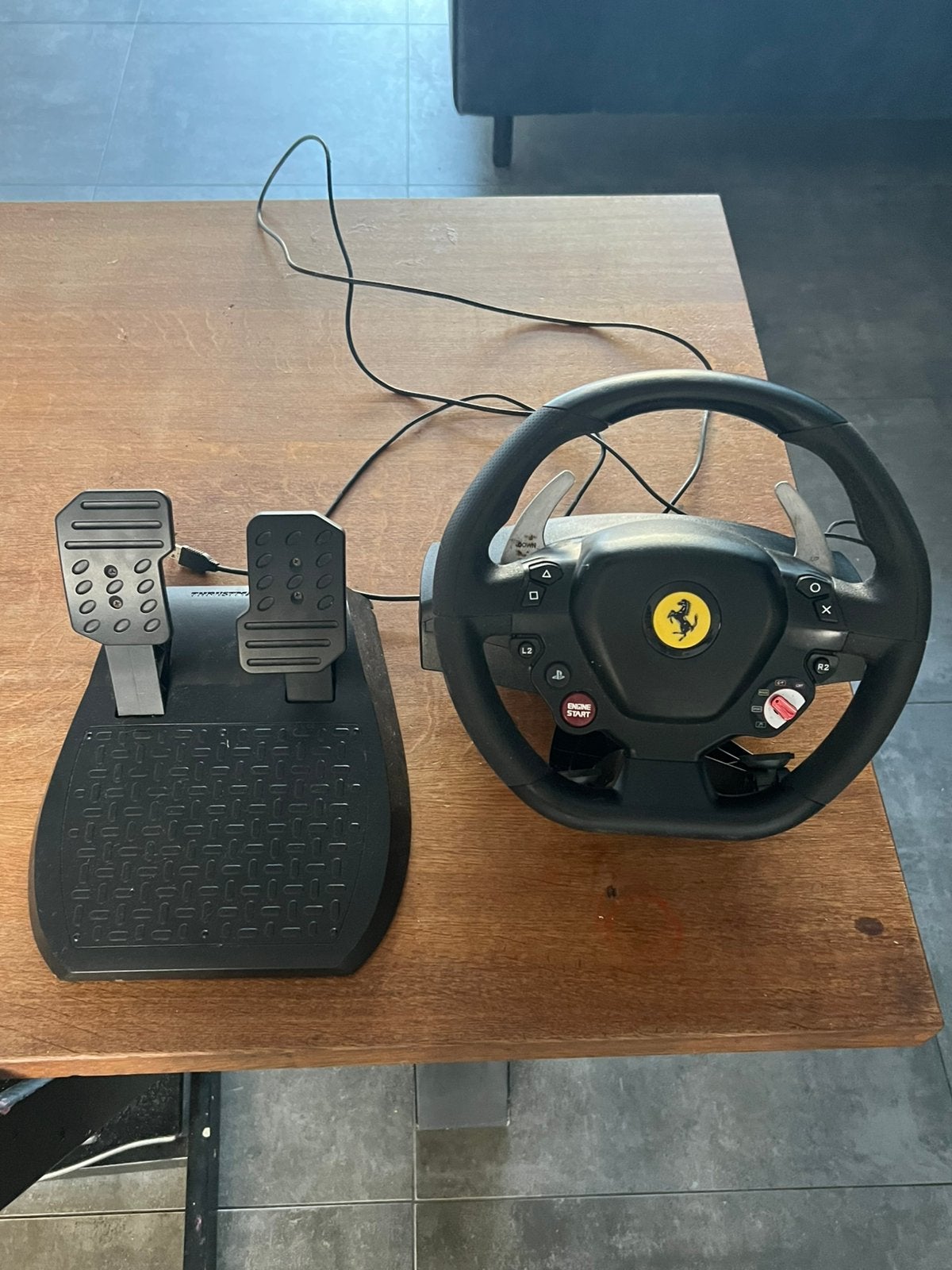 Thrustmaster T80 Ferrari 488 GTB - Racestuur en Pedalen, Ophalen, Zo goed als nieuw