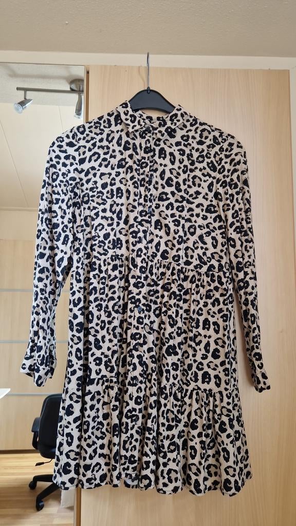 Leuke blousejurk zo goed als nieuw puma-motief, Maat 38/40 (M), Verzenden, Zo goed als nieuw, Stradivarius