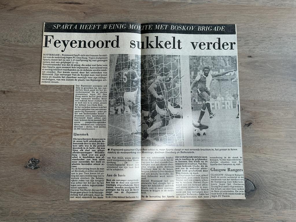 Voetbal krantenartikel Feyenoord Sparta augustus 1977, Verzamelen, Ophalen of Verzenden, Knipsel(s)
