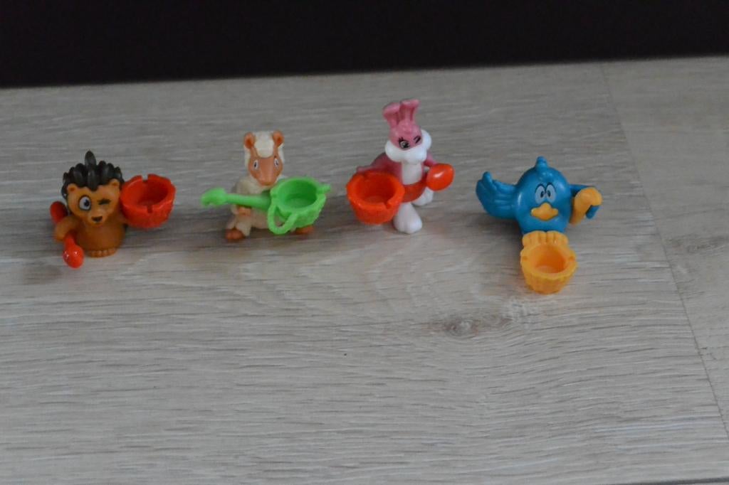 4x Kinder Surprise figuren, Verzamelen, Ophalen of Verzenden, Nieuw, Hardplasticfiguren