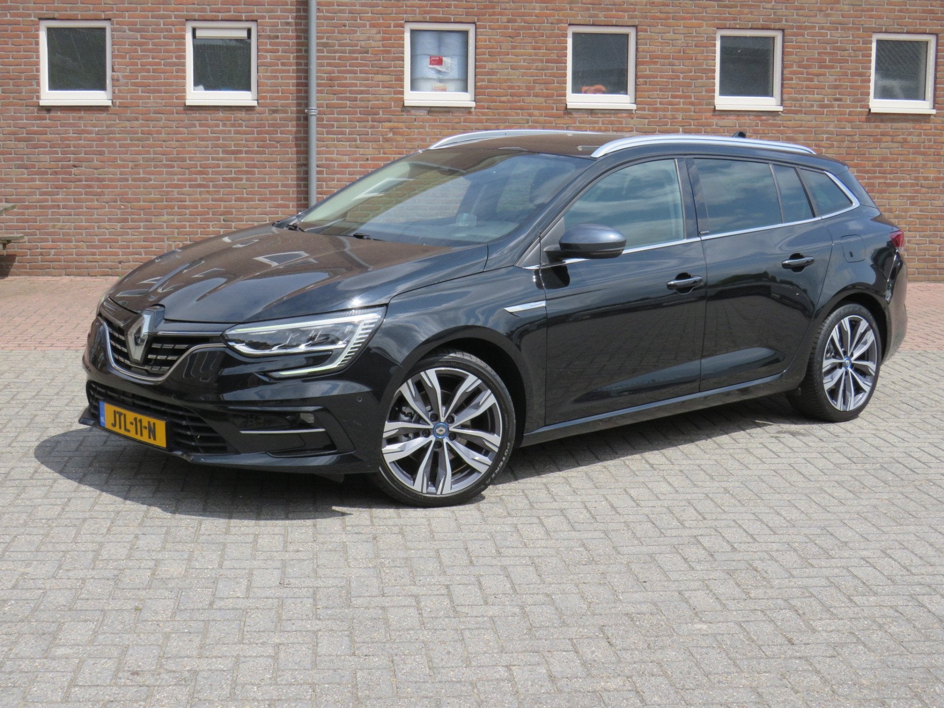 Renault Mégane Estate 1.6 E-Tech Plug-In Hybrid 160 Busines, 77 km/l, Gebruikt, 4 cilinders, Zwart