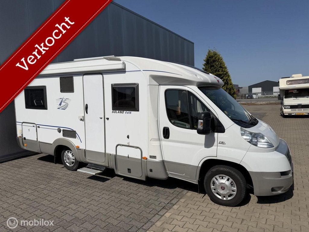 Bürstner Solano T615 Frans bed Zonnepaneel Fietsenrek, Caravans en Kamperen, Koelkast, Luifel, Tot en met 2, 6 tot 7 meter