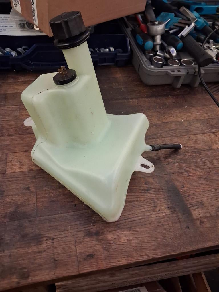 Olietankje peugeot vivacity 2005, Fietsen en Brommers, Scooters | Peugeot, Verzenden, 49 cc, Zo goed als nieuw, Vivacity