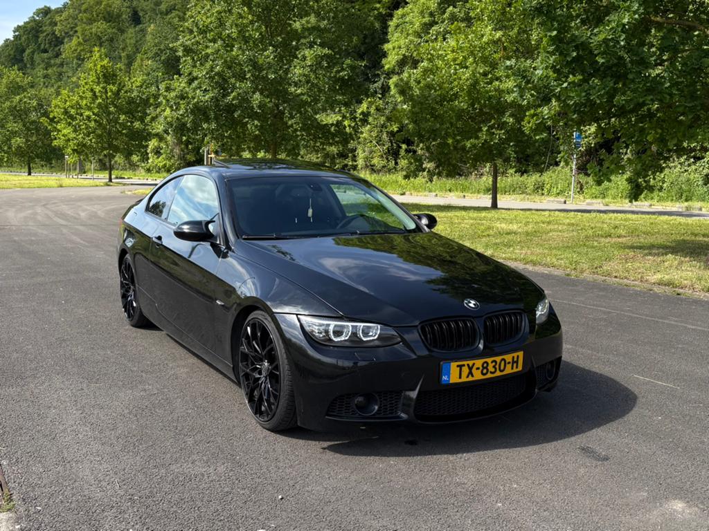 BMW 3-Serie 325i Coupe 2006 Zwart, Auto's, 745 kg, Achterwielaandrijving, 2497 cc, 4 stoelen