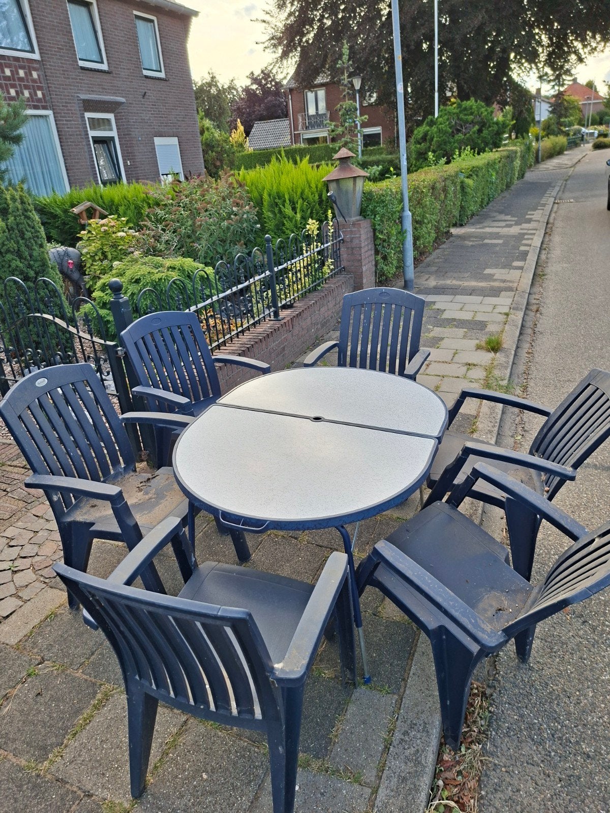Verhuis/camping set: tafel met 6 stoelen, Ophalen, Kunststof, Gebruikt, 6 zitplaatsen