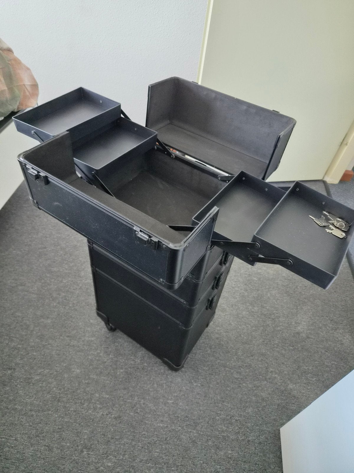 visagiekoffer/kapperskoffer/make up trolley op wielen, Ophalen of Verzenden, Zo goed als nieuw, Gehele gezicht