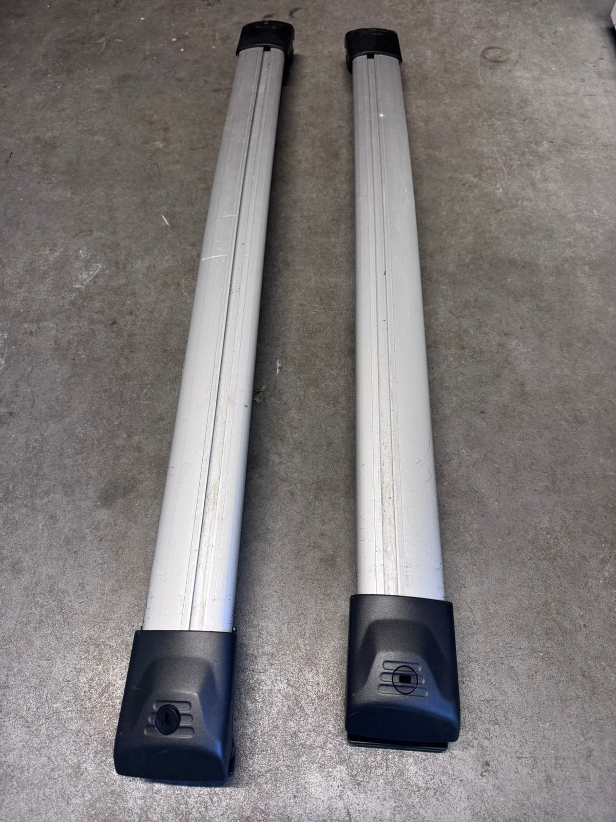 Thule dakdragers voor (Volvo) met dakrails, Auto diversen, Dakdragers, Gebruikt, Ophalen