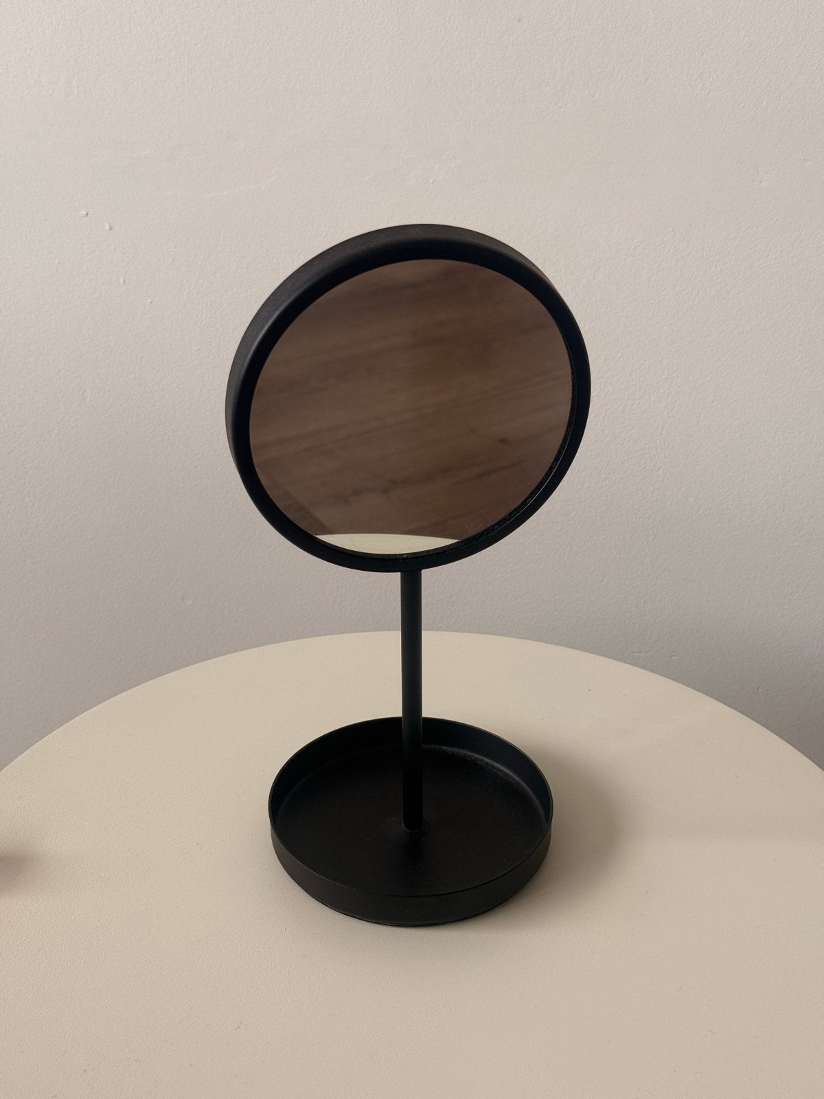 H&M Home Zwarte Tafelspiegel - Rond, Minder dan 50 cm, Rond, Ophalen of Verzenden, Zo goed als nieuw