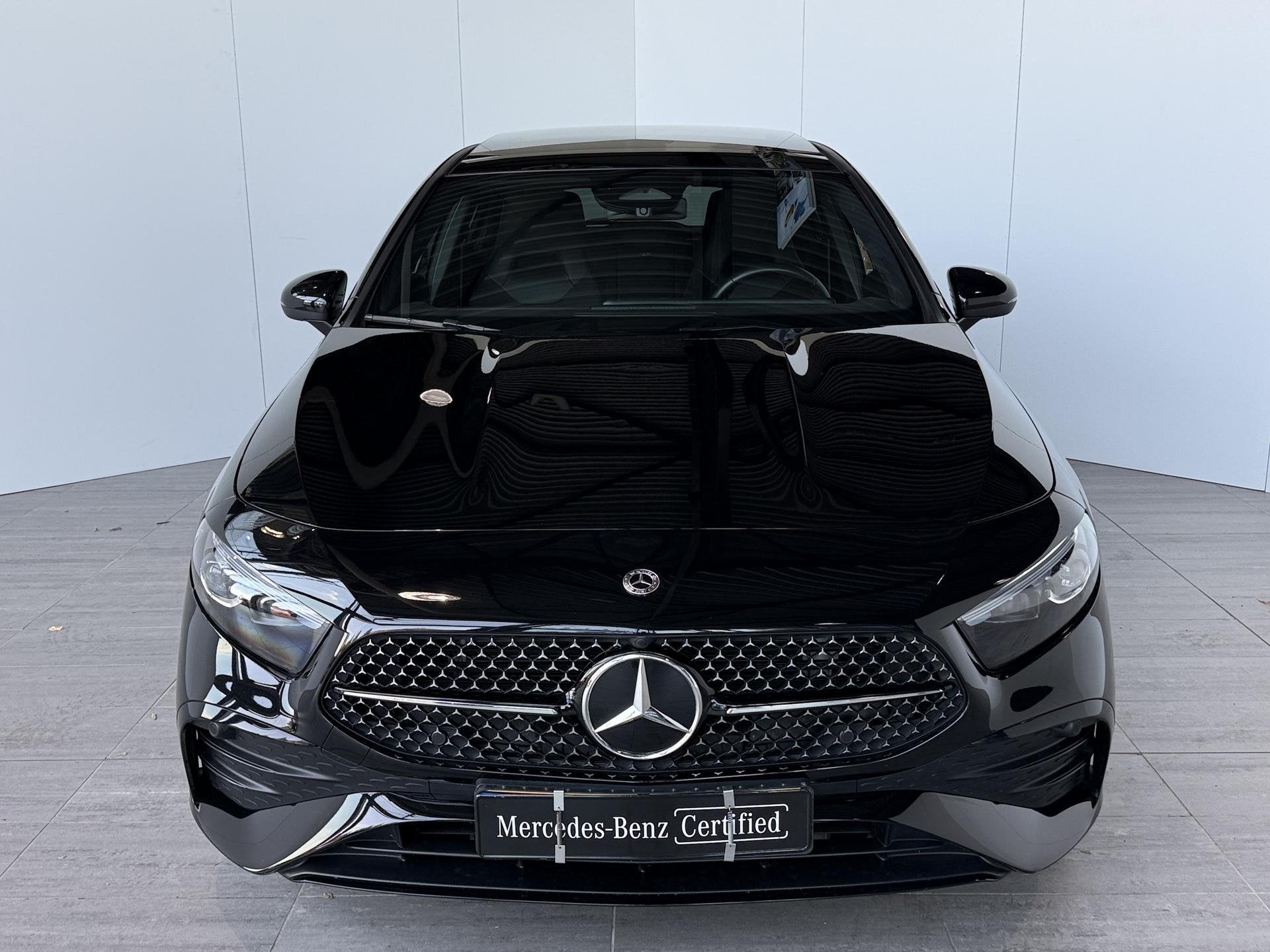 Mercedes-Benz A-klasse 180 Star Edition AMG Line | Night pak, Dealer onderhouden, Gebruikt, 4 cilinders, Zwart