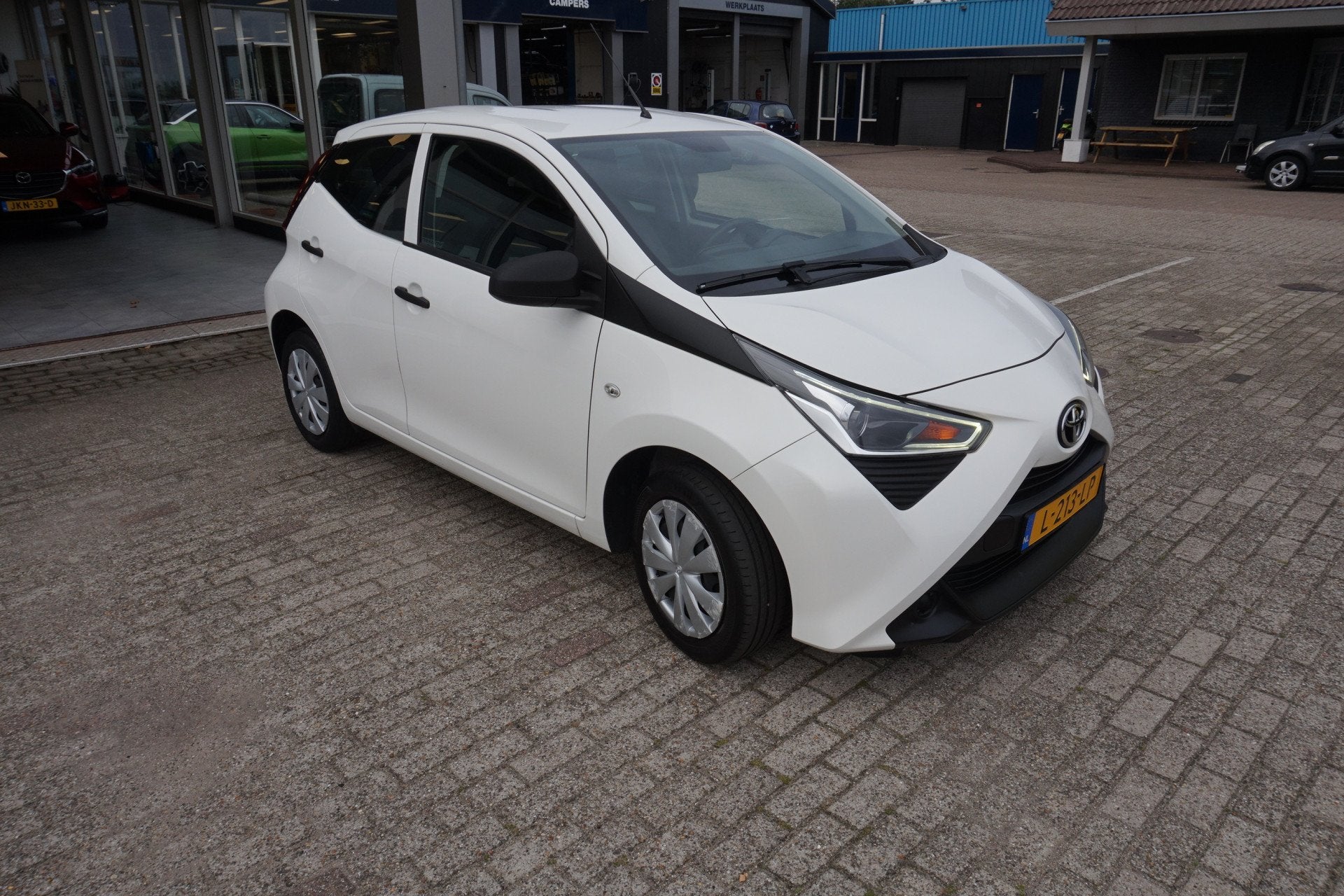 Toyota Aygo 1.0 VVT-i x-fun Incl nw apk/beurt & 12 mnd bovag, Voorwielaandrijving, 12 maanden, Stof, Gebruikt